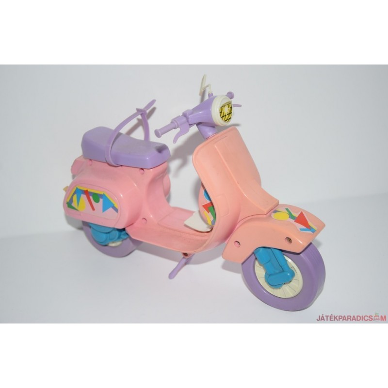 Retro Barbie moped motor