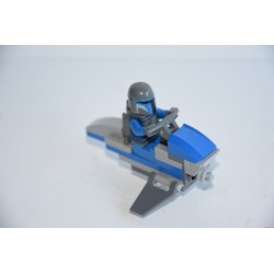 LEGO Star Wars: Mandalorian Speeder Bike minifigurával