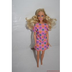 Mattel Barbie baba szívecskés ruhában