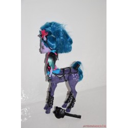 Monster High Avea Trotter baba: a Kentaur és Hárpia lánya