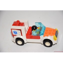 Vintage LEGO mentőautó sofőrrel